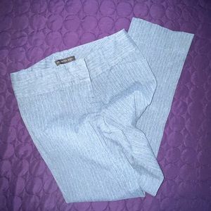 The Limited size 2 extra stretch pants. Excellent condition. Inseam is 29 inches